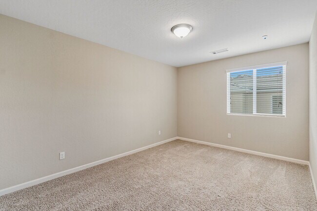 Building Photo - 1116 Encore Wy W