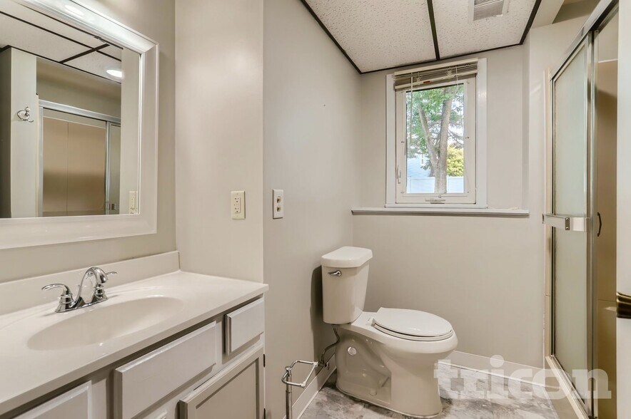 Building Photo - 17230 14th Ave N