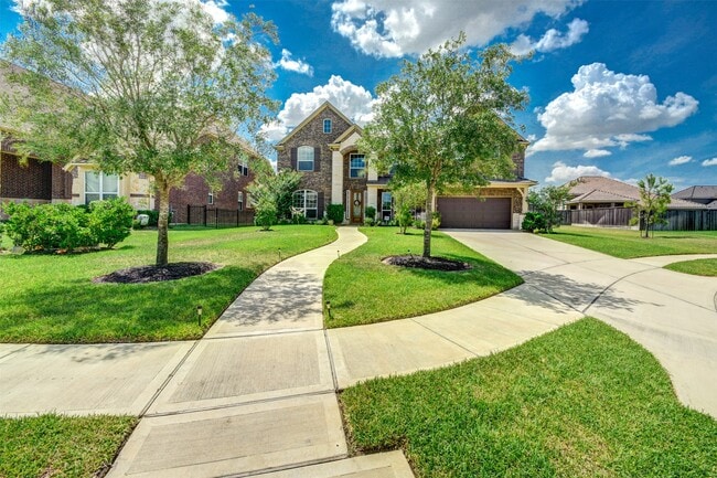 Building Photo - 25710 Oakwood Knoll Dr
