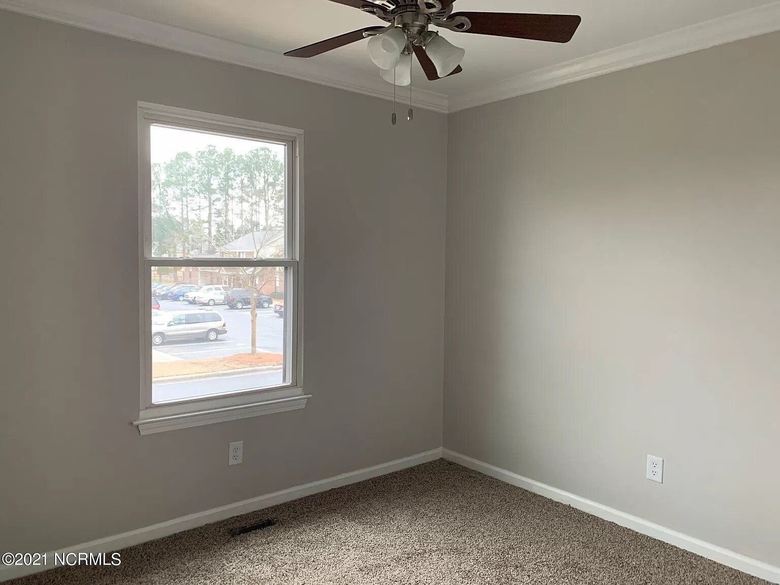 Building Photo - 8 Upton Ct