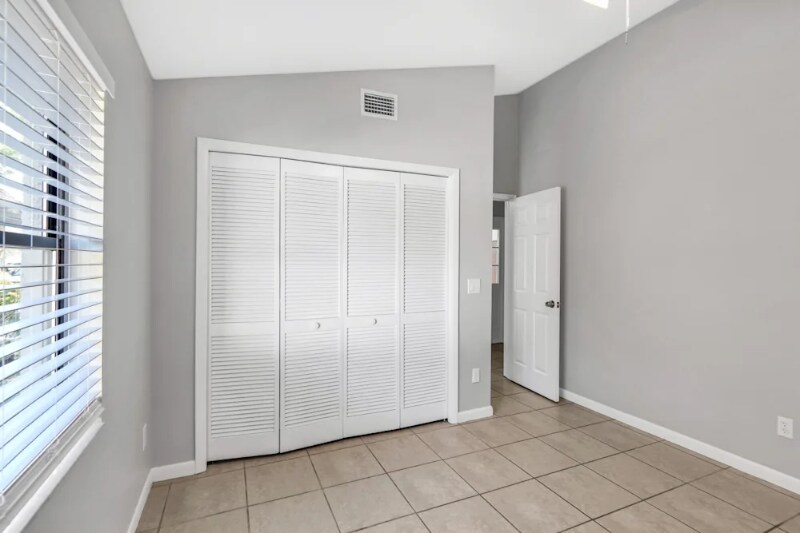 Building Photo - 11204 Shadybrook Dr