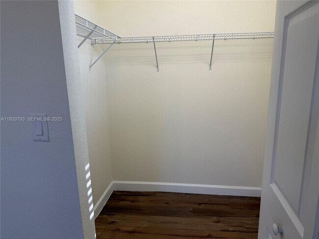 Building Photo - 3501 W 92nd Pl