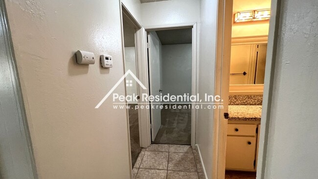 Building Photo - Very Nice Greenhaven 2bd/1ba Condo in Gated Community - Must See