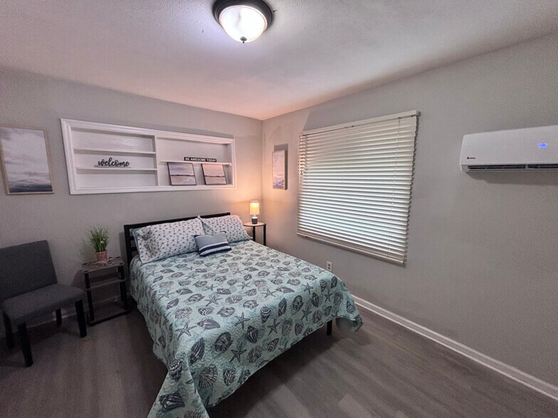 Primary Photo - 7567 Strato Rd