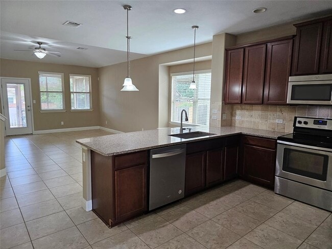 Building Photo - 360 Quarry Ln