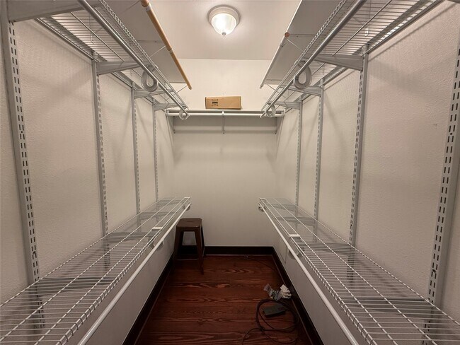 Building Photo - 334 W 22nd St