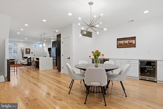 Building Photo - 159 Green Ln