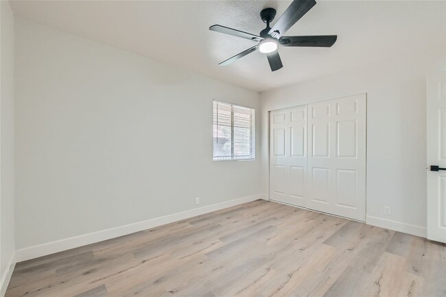 Building Photo - QUALITY DESIGNER Remodeled Condo in a Guar...