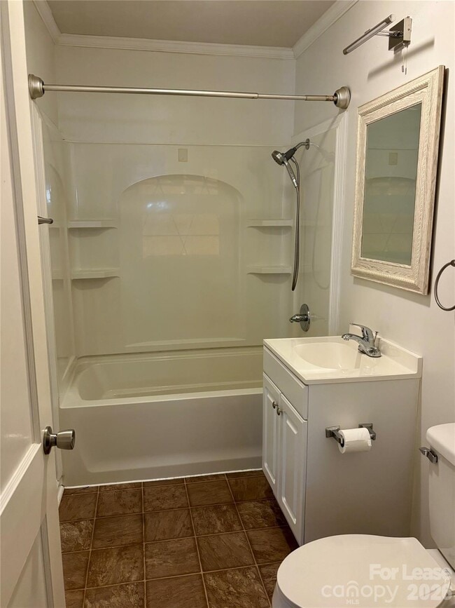 Building Photo - 324 E Rhodes St