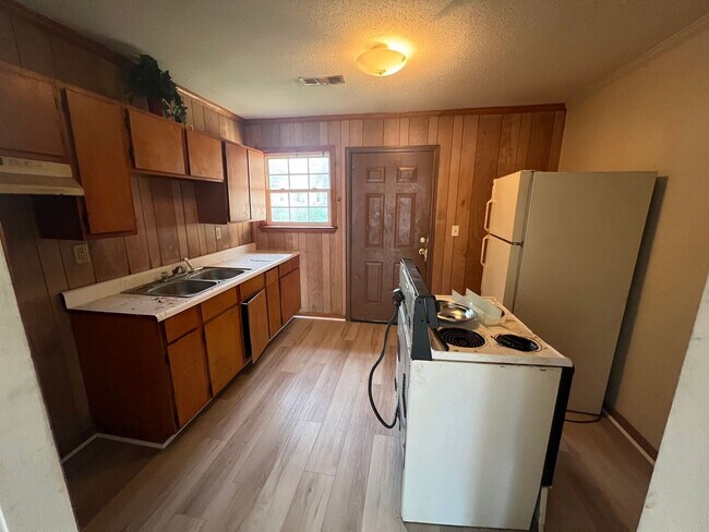 Building Photo - 414 30th Pl