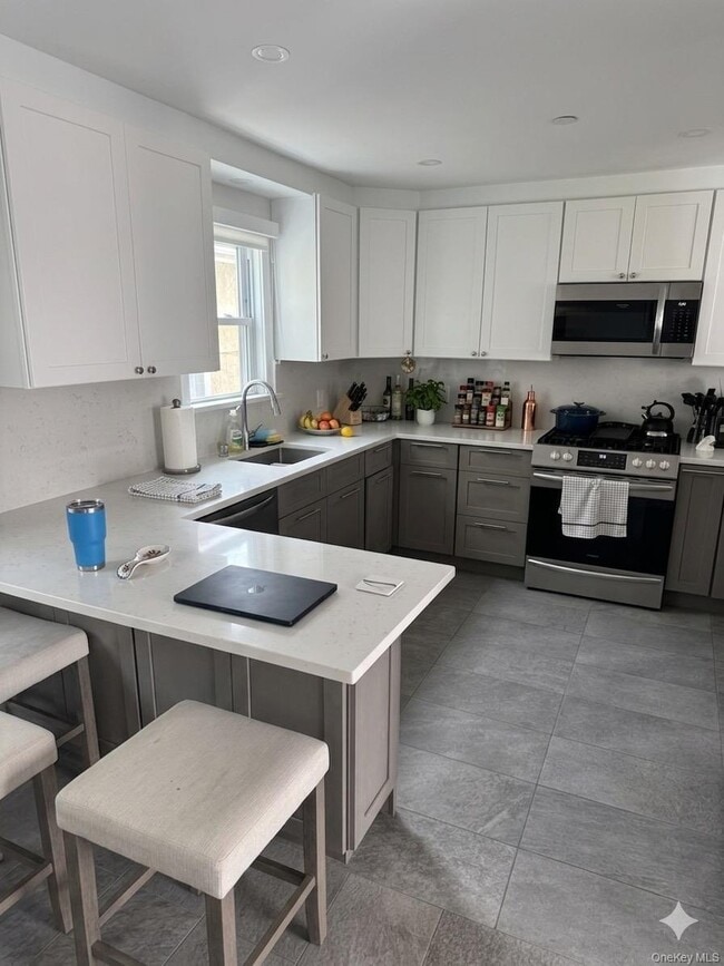 Building Photo - 16 Florida St