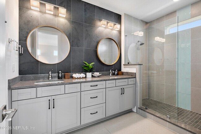 Building Photo - 459 Crestview Dr