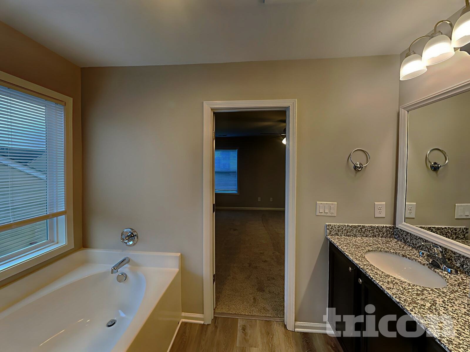 Building Photo - 919 Dovefield Ln