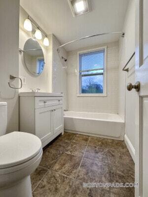 Building Photo - 55 Hollander St