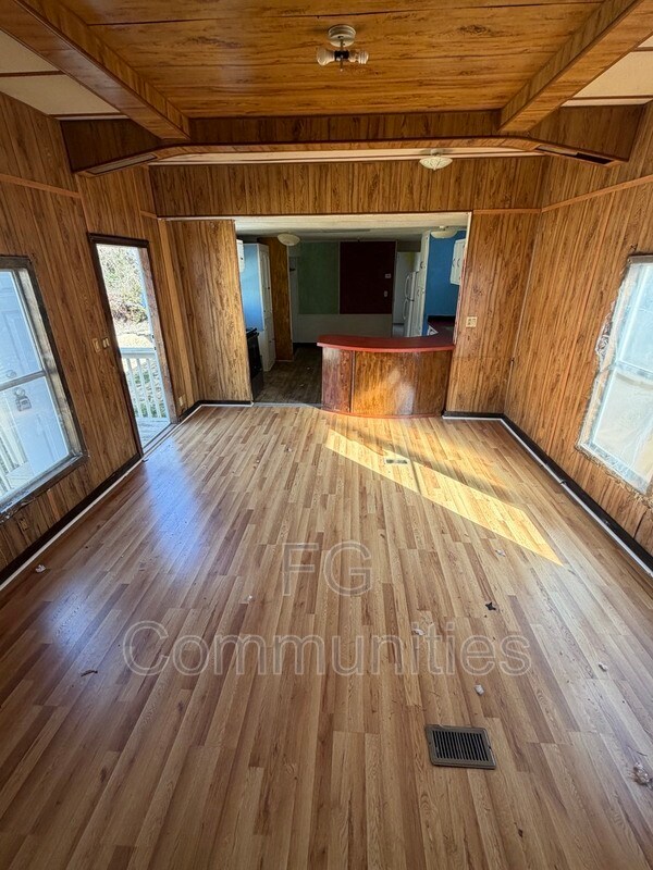 Building Photo - 125 Tinsley Heights