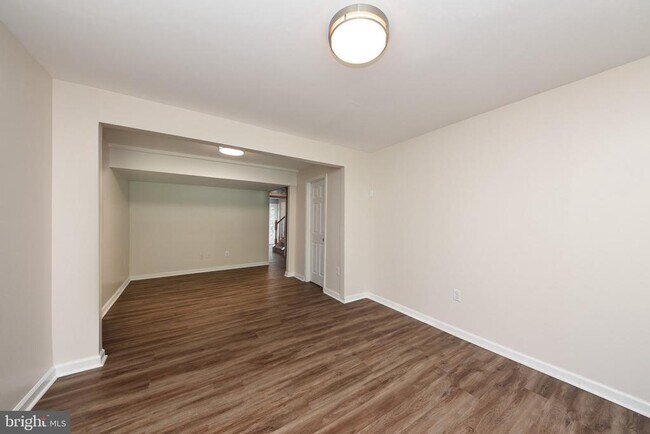 Building Photo - 401 Jene Ct