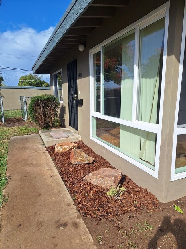 Building Photo - 4888 Clairemont Dr