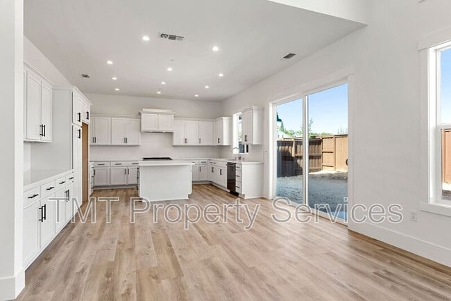 Building Photo - 6739 Micherra Cir