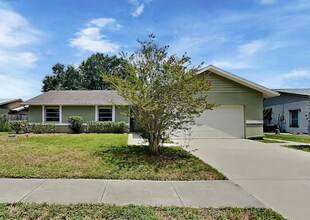 Building Photo - 3915 Meadow Creek Dr