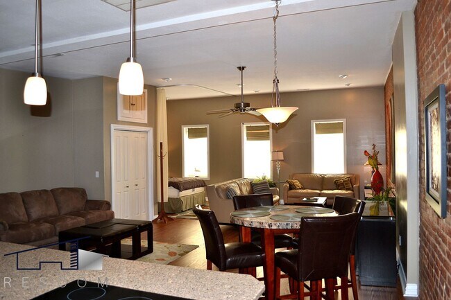 Building Photo - 274