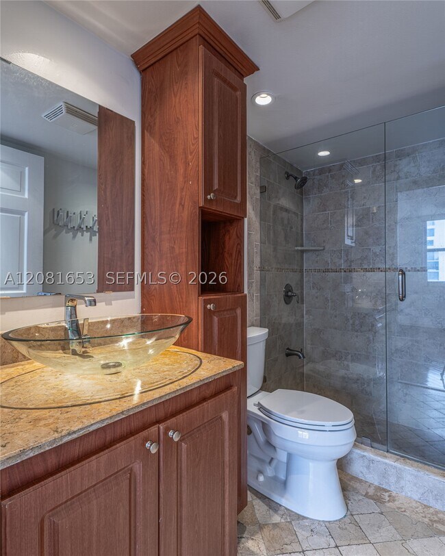 Building Photo - 770 Claughton Island Dr