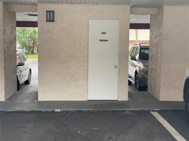 Building Photo - 1162 Carmel Cir