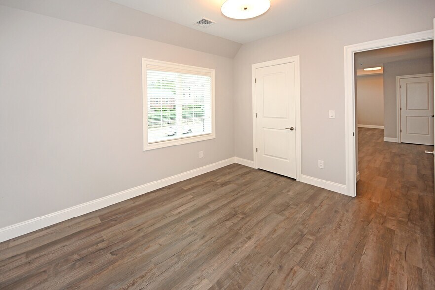 Building Photo - 184 Godwin Ave