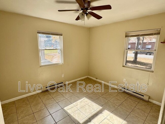 Building Photo - 110 S Corwood Ave