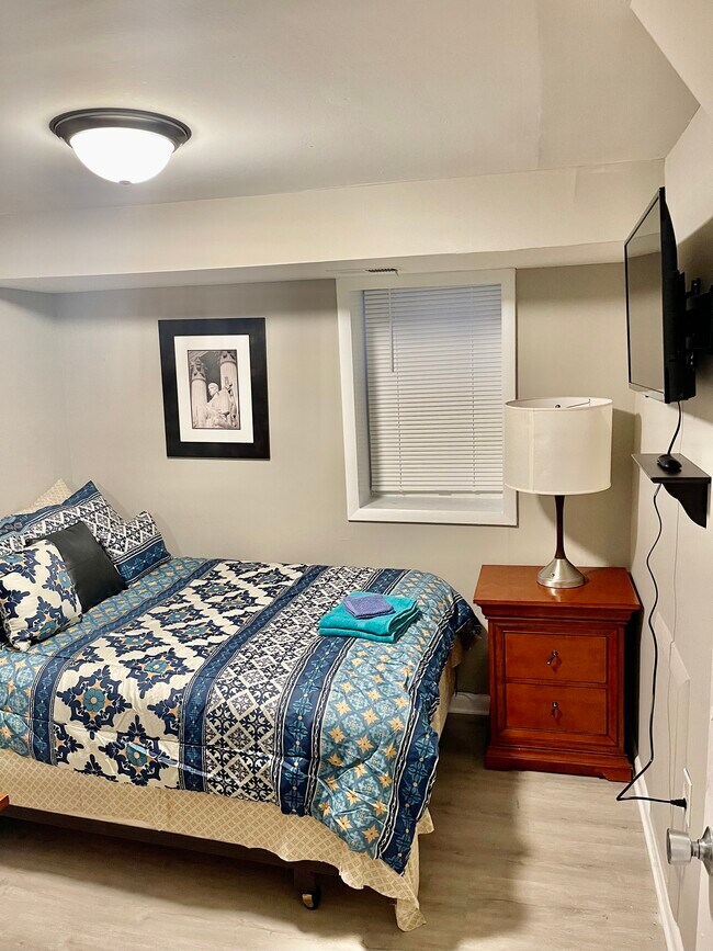 Building Photo - 121 New York Ave NW