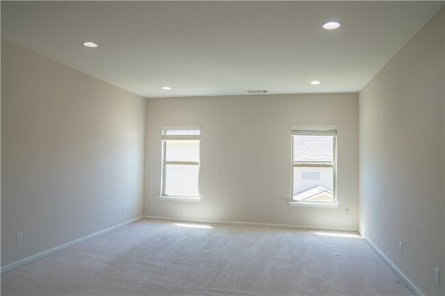 Building Photo - 5130 Northview Lake
