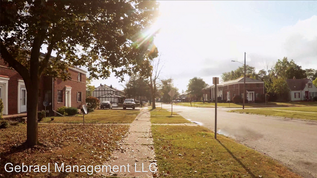 Building Photo - G3348 Flushing Rd