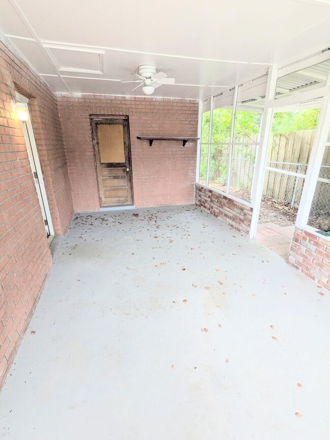 Building Photo - 3Bedroom+BONUS, 2 bath Daytona Beach