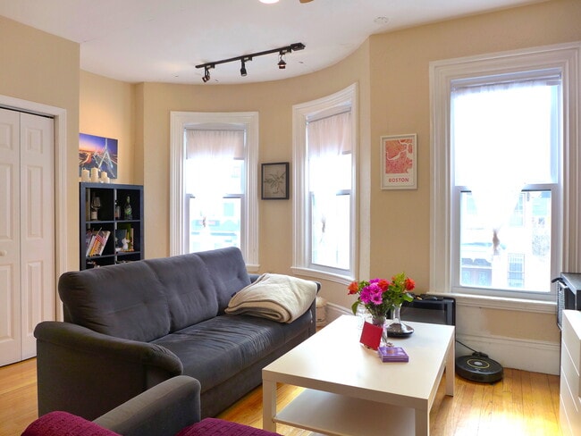 Building Photo - 49 Delle Ave