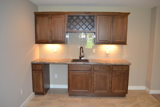 Building Photo - 5627 Spicewood Dr