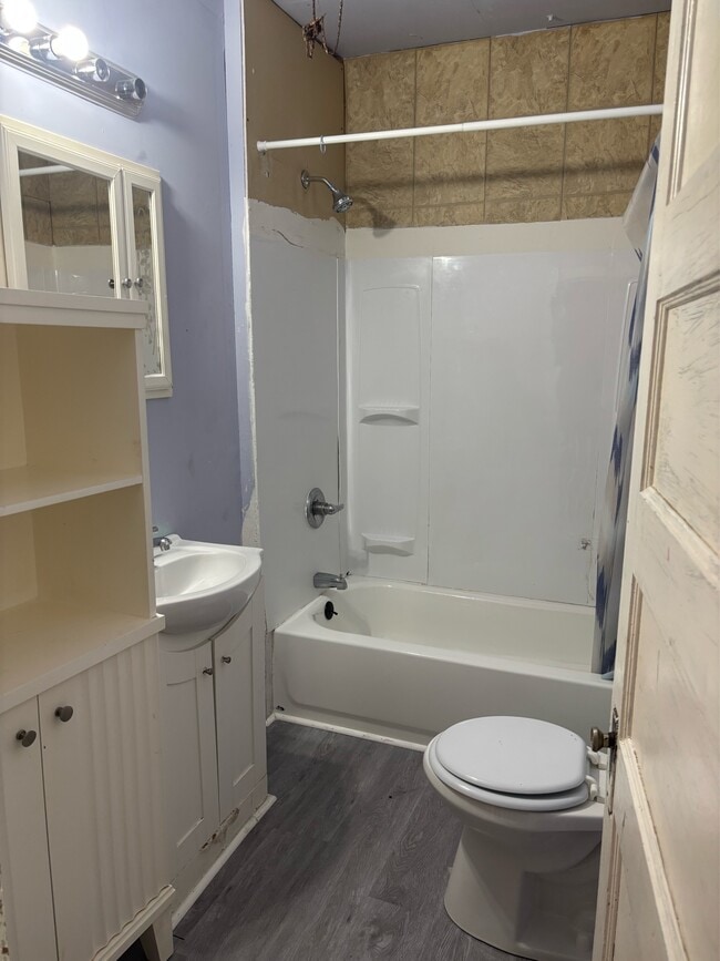 Building Photo - 5617 Carpenter St