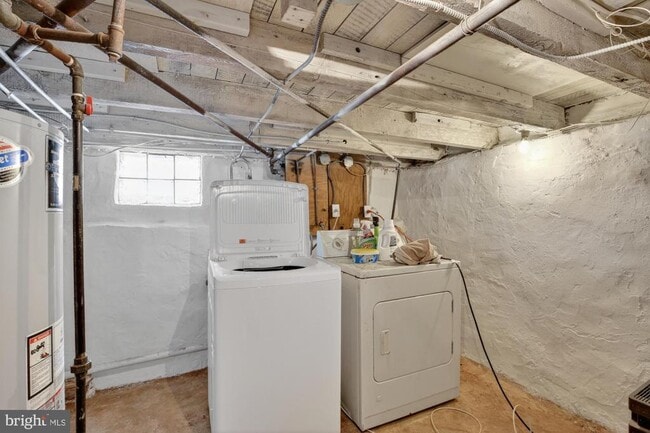 Building Photo - 2440 E Gordon St