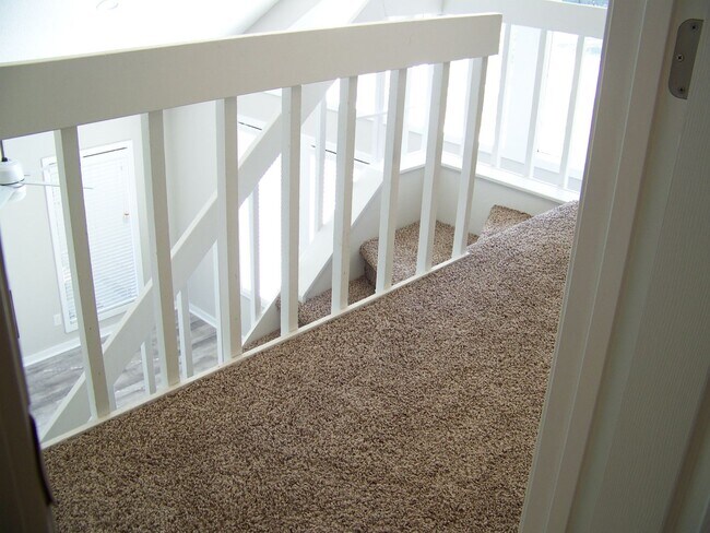 Building Photo - WATERS EDGE