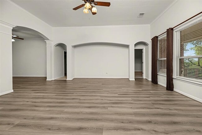 Building Photo - 2220 Comal Springs