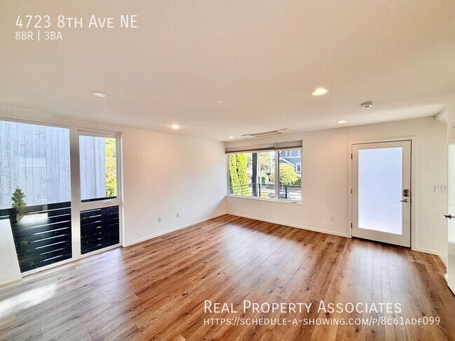 Building Photo - 4723 8th Ave NE