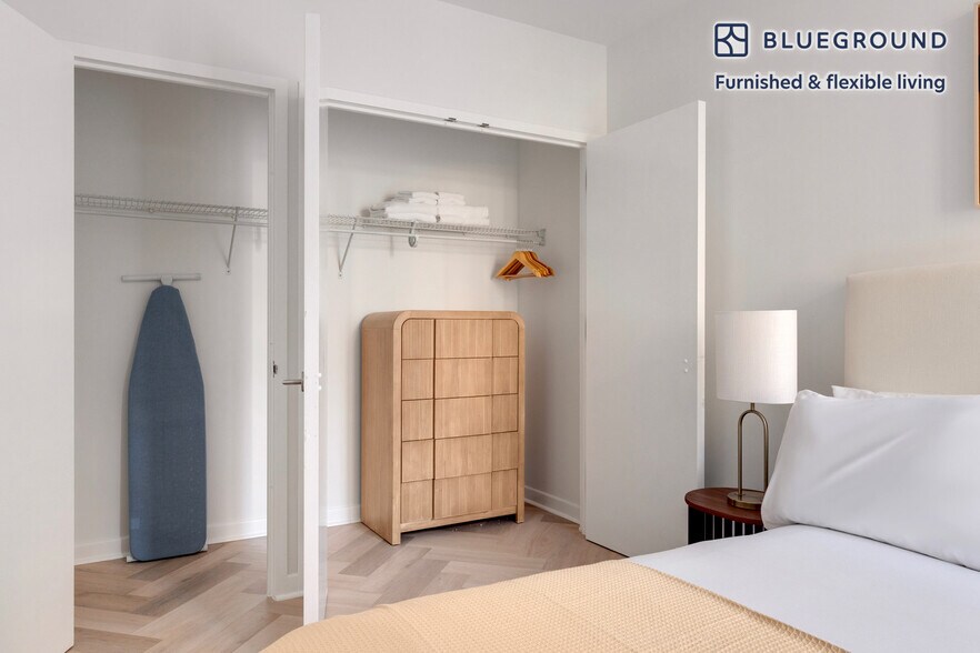 Building Photo - 49 E 34th St