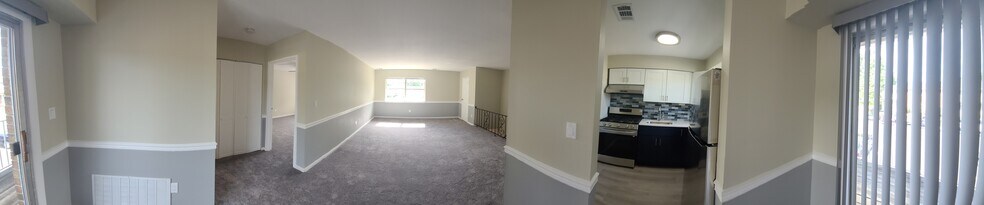 Building Photo - 47 Garden View Ter