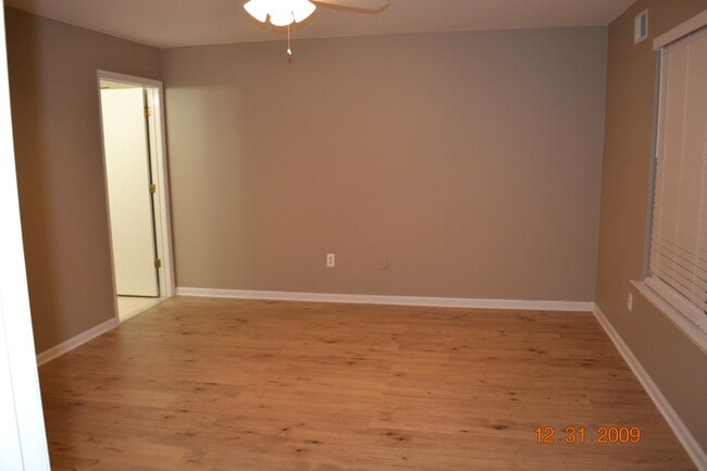 Building Photo - 51 Brookside Ln