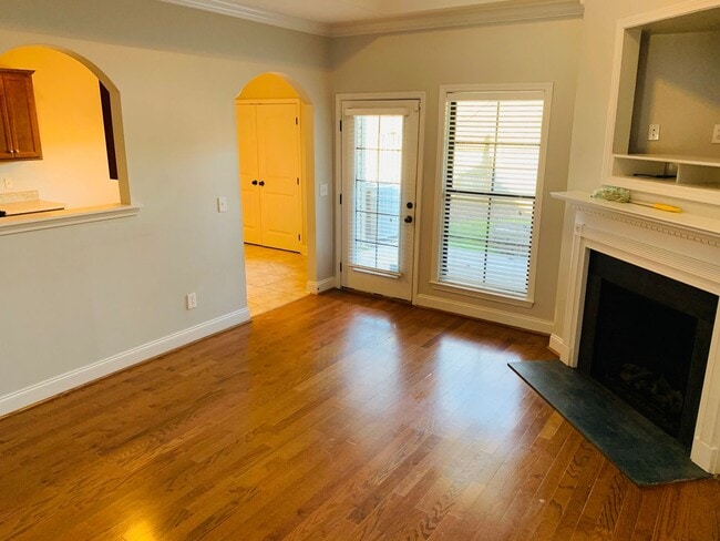 Building Photo - 2005 Stephanie Ct