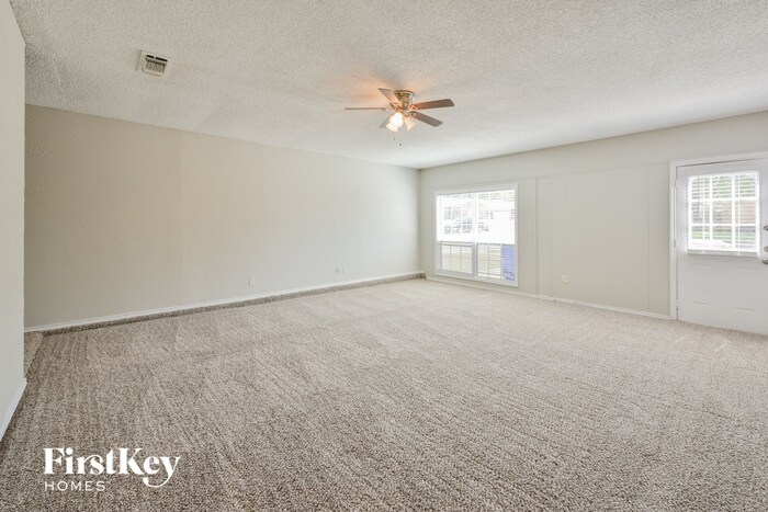 Building Photo - 7621 Clover Ln