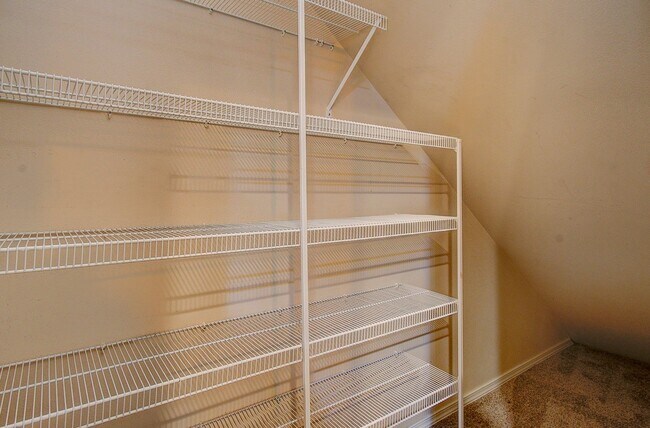 Building Photo - Salmon Creek 4 bd 2.5 ba Available Now!