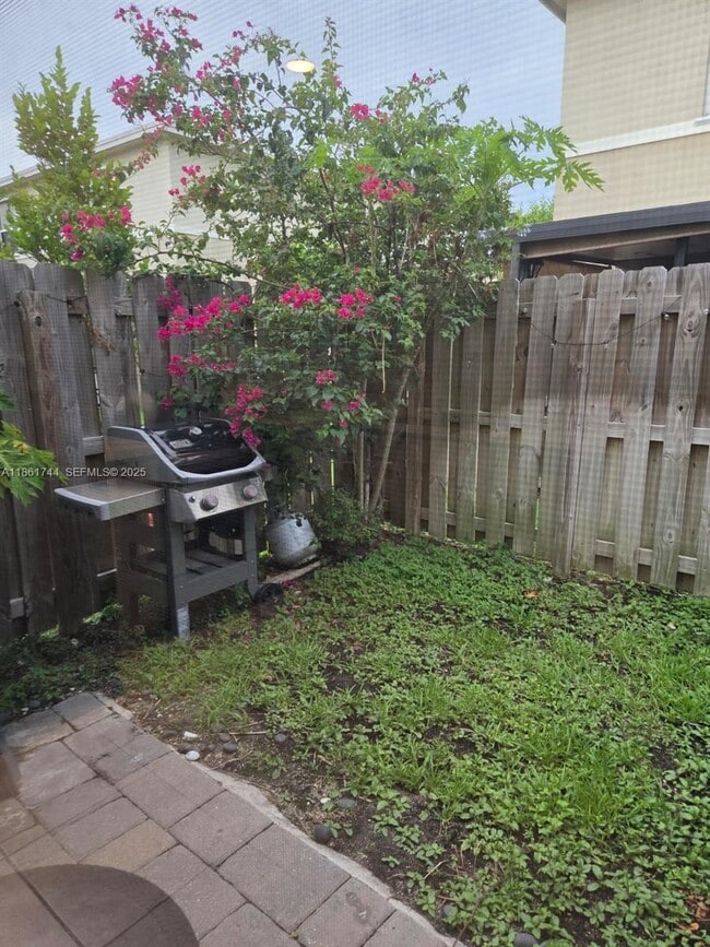 Building Photo - 540 NE 5th Terrace