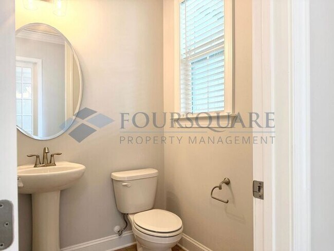 Building Photo - Elegant 4-Bed / 3.5-Bath Home with Main-Level Primary Suite, Quartz Kitchen & 3-Car Garage – In H...