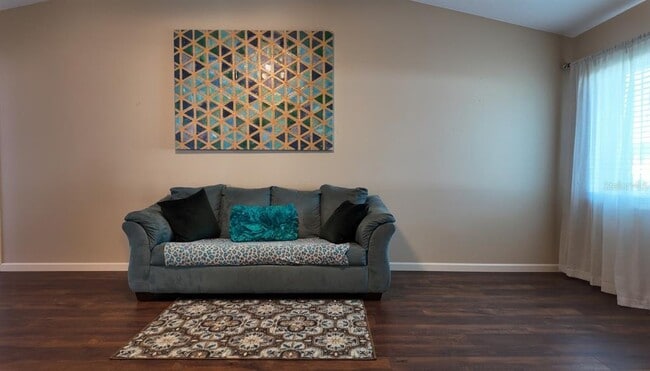 Building Photo - 4180 Pompano Rd