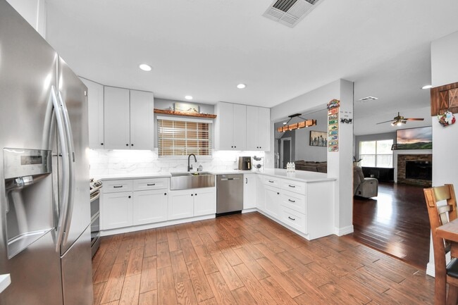 Building Photo - 12303 Gambit Dr