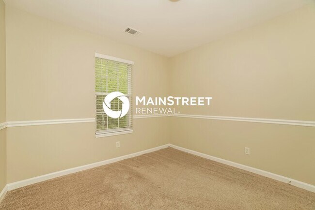 Building Photo - 3 Bedroom Pet-Friendly Home in Flowery Branch, GA with Main Street Renewal